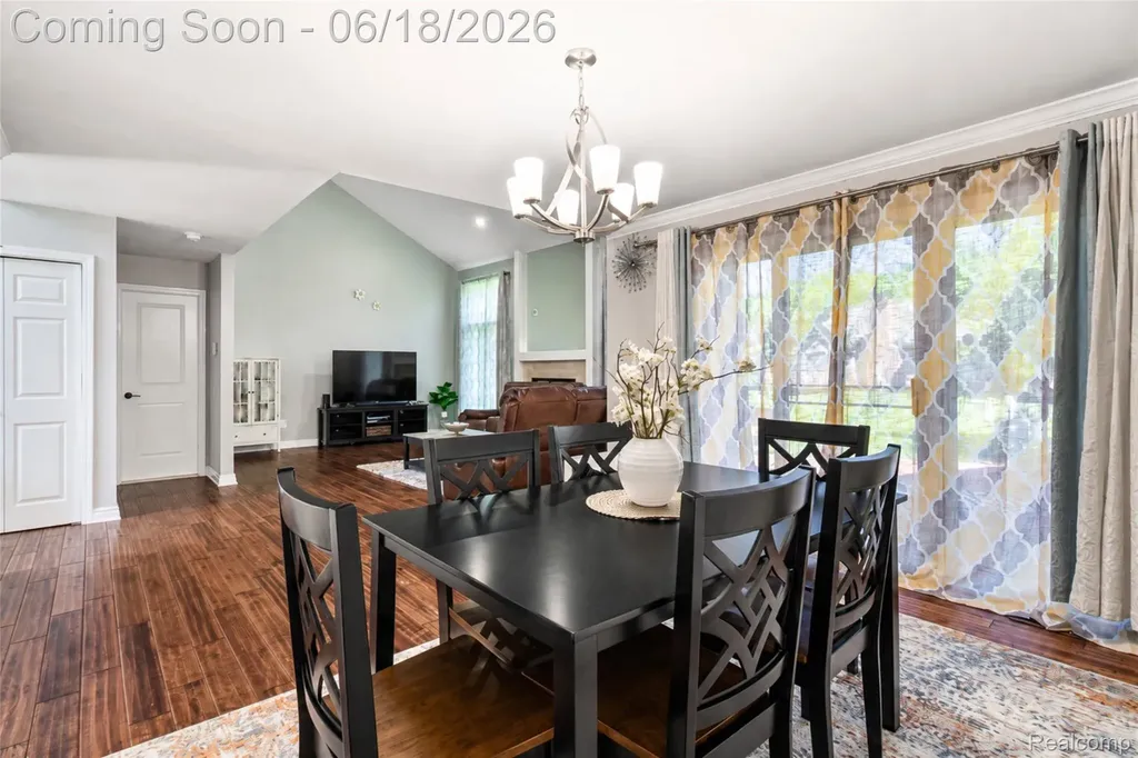 37520 Amber Drive Farmington Hills City MI 48331