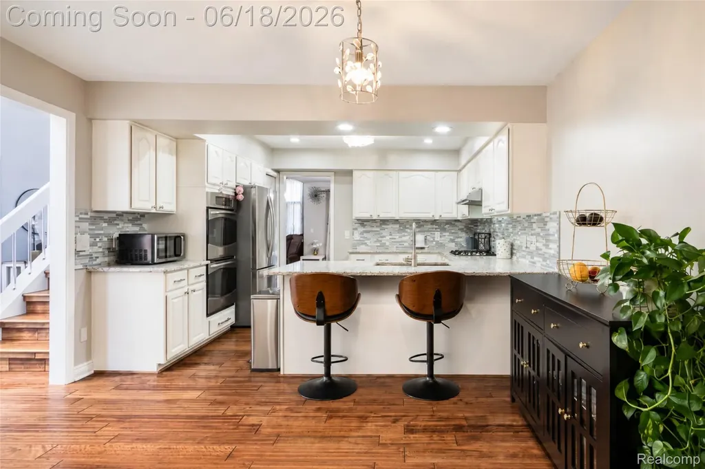 37520 Amber Drive Farmington Hills City MI 48331