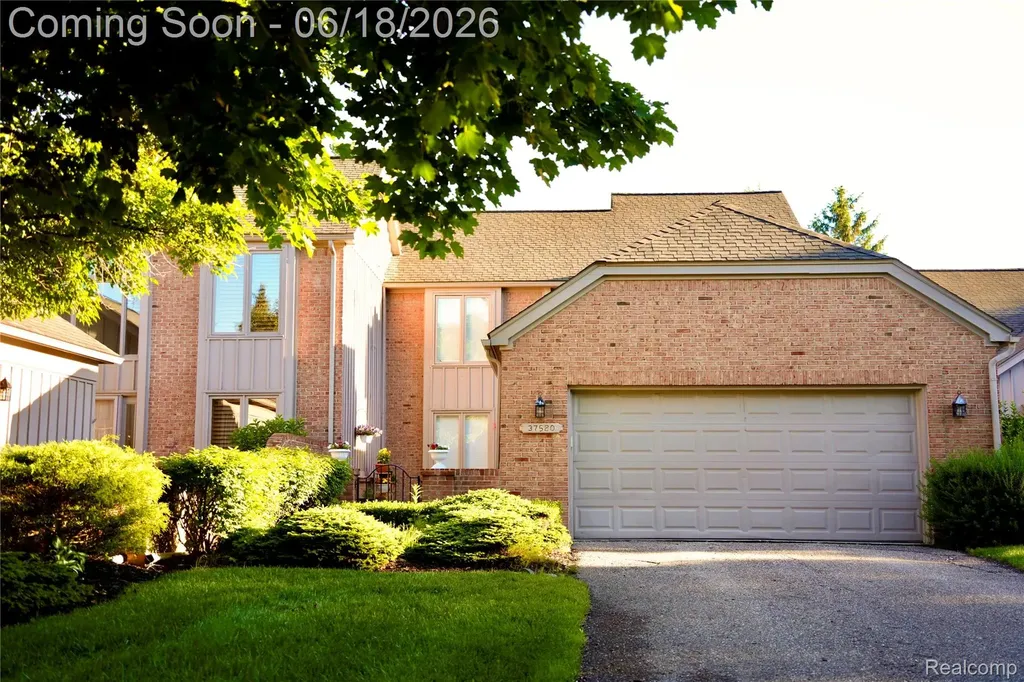 37520 Amber Drive Farmington Hills City MI 48331