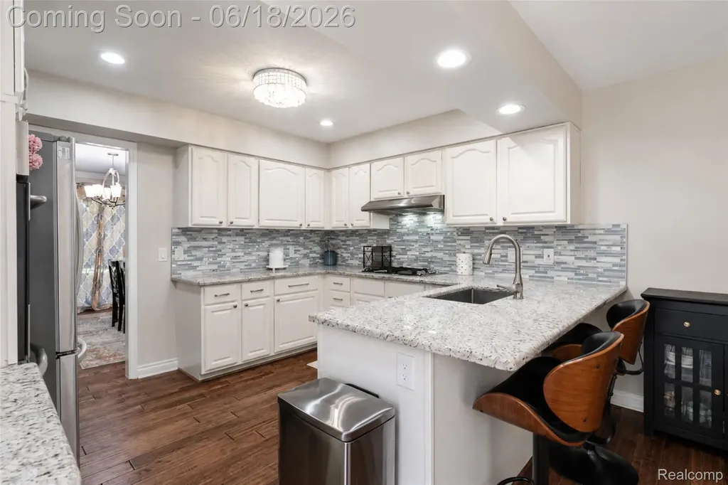 37520 Amber Drive Farmington Hills City MI 48331
