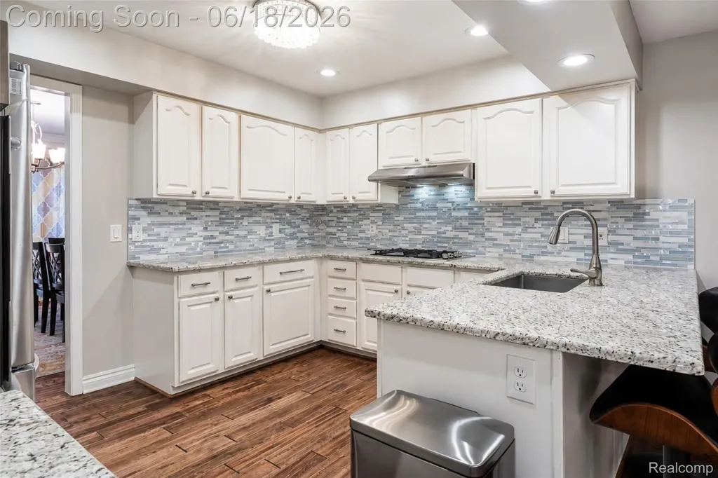 37520 Amber Drive Farmington Hills City MI 48331