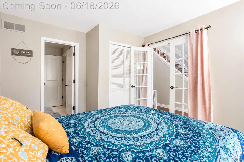 37520 Amber Drive Farmington Hills City MI 48331