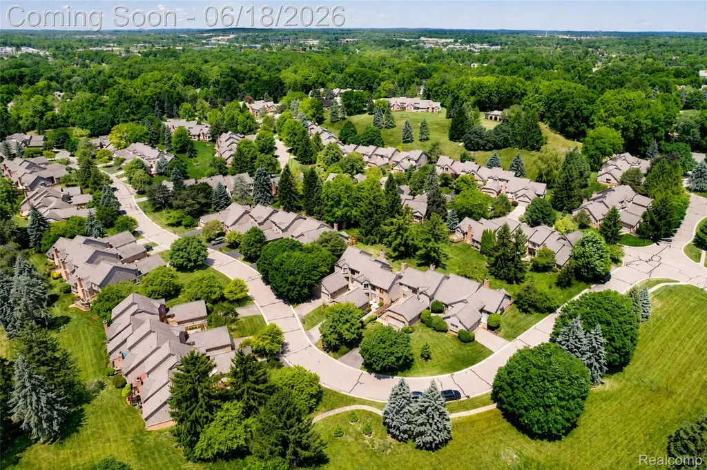 37520 Amber Drive Farmington Hills City MI 48331