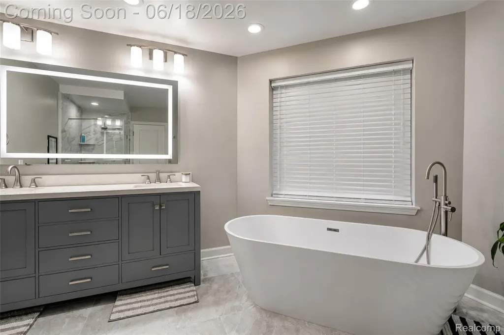 37520 Amber Drive Farmington Hills City MI 48331