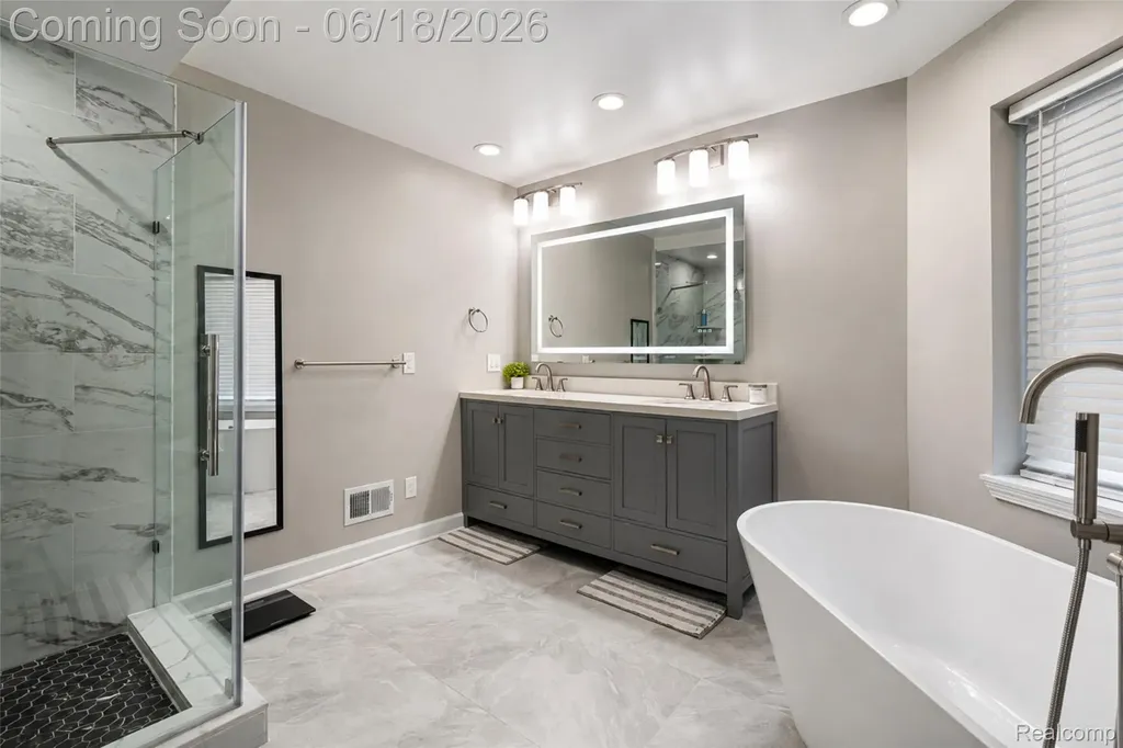 37520 Amber Drive Farmington Hills City MI 48331
