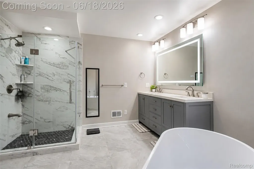 37520 Amber Drive Farmington Hills City MI 48331