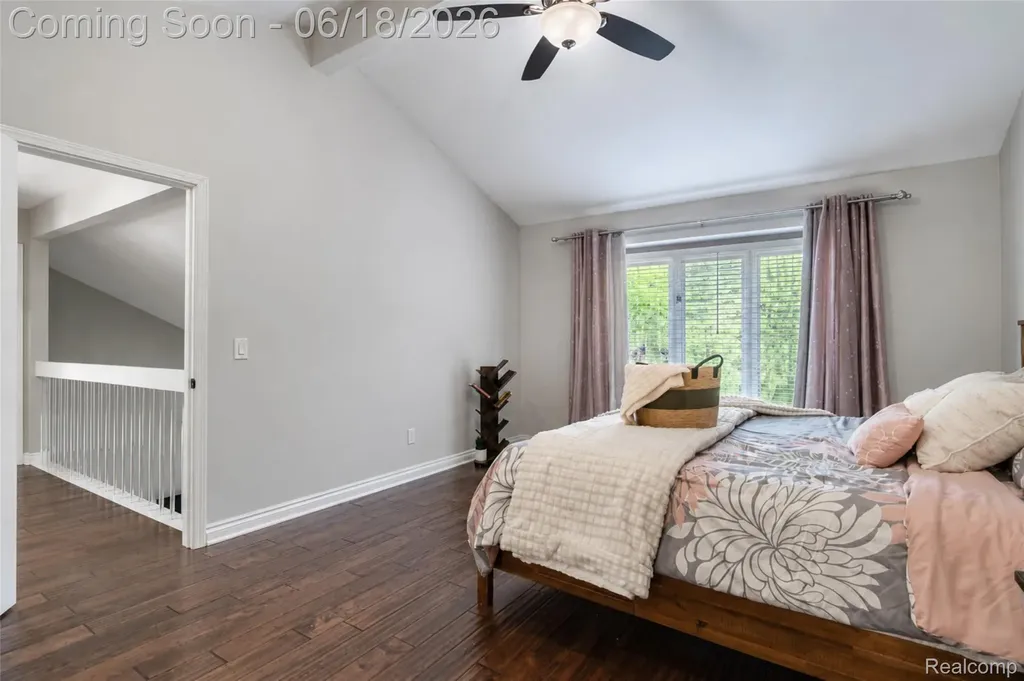 37520 Amber Drive Farmington Hills City MI 48331