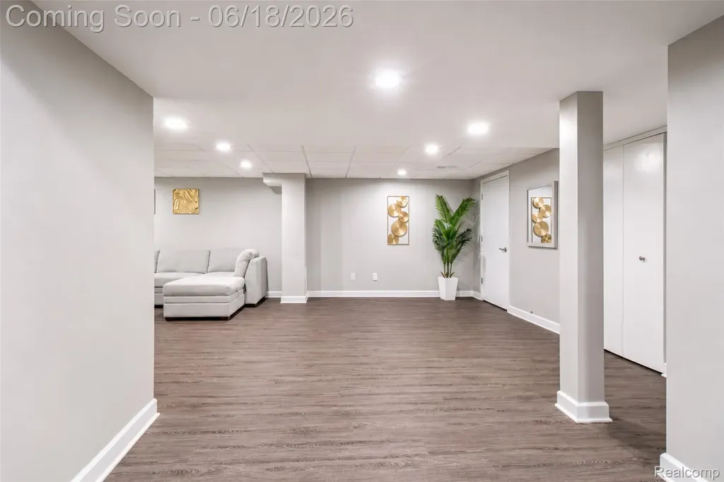 37520 Amber Drive Farmington Hills City MI 48331