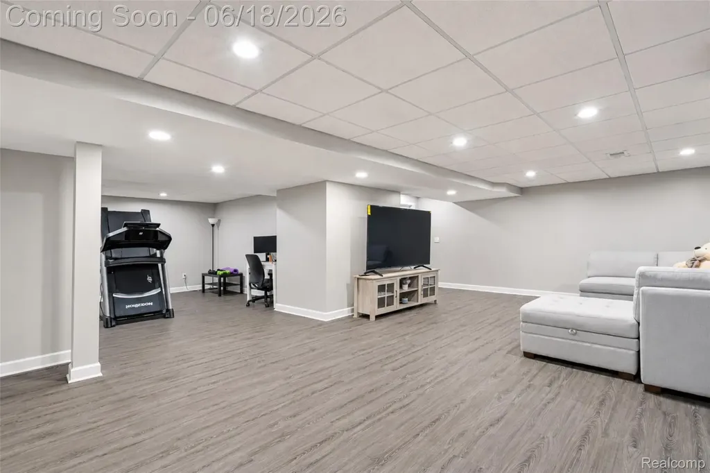 37520 Amber Drive Farmington Hills City MI 48331