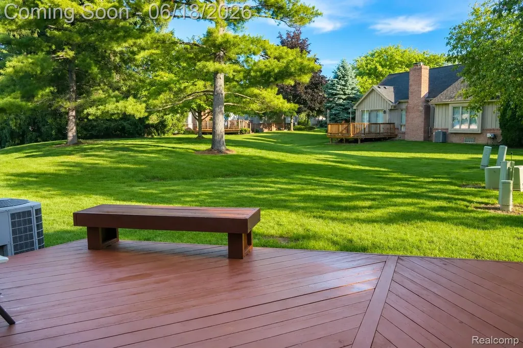 37520 Amber Drive Farmington Hills City MI 48331