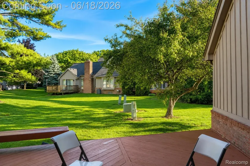 37520 Amber Drive Farmington Hills City MI 48331