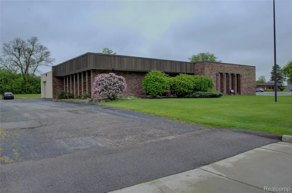 5081 Exchange Drive Flint City MI 48507