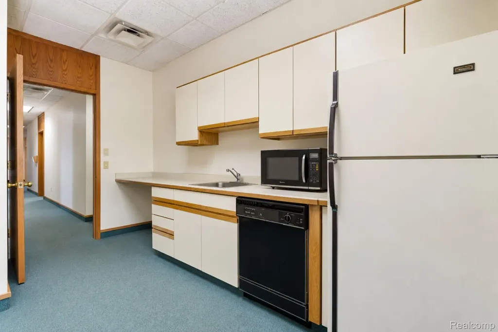 5081 Exchange Drive Flint City MI 48507