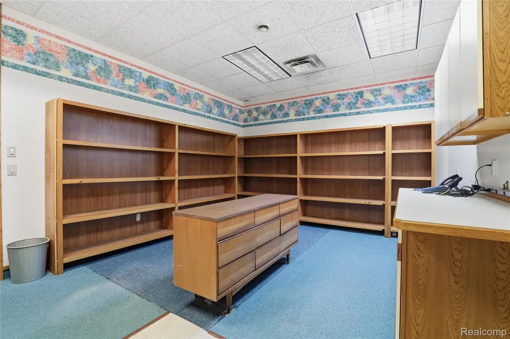 5081 Exchange Drive Flint City MI 48507