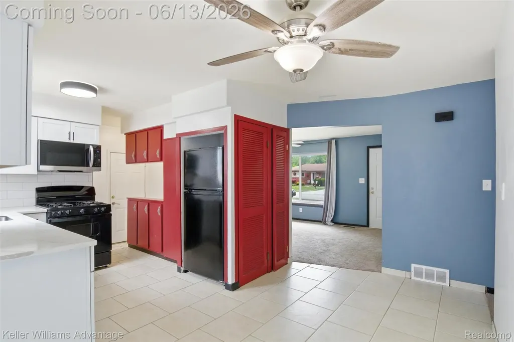 25506 Virginia Drive Warren City MI 48091