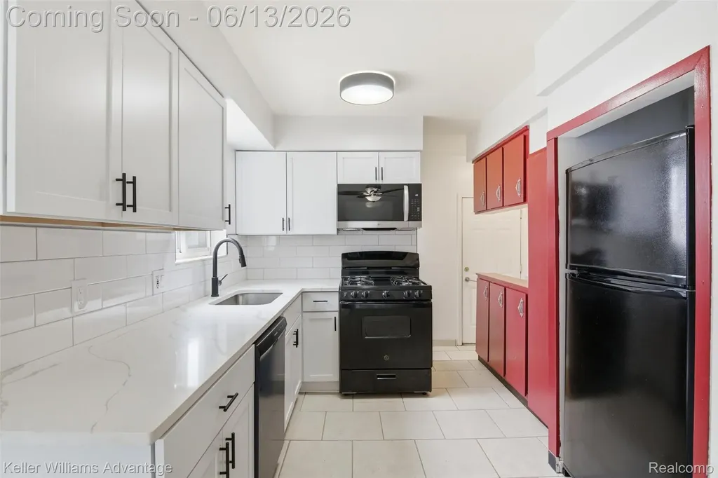 25506 Virginia Drive Warren City MI 48091