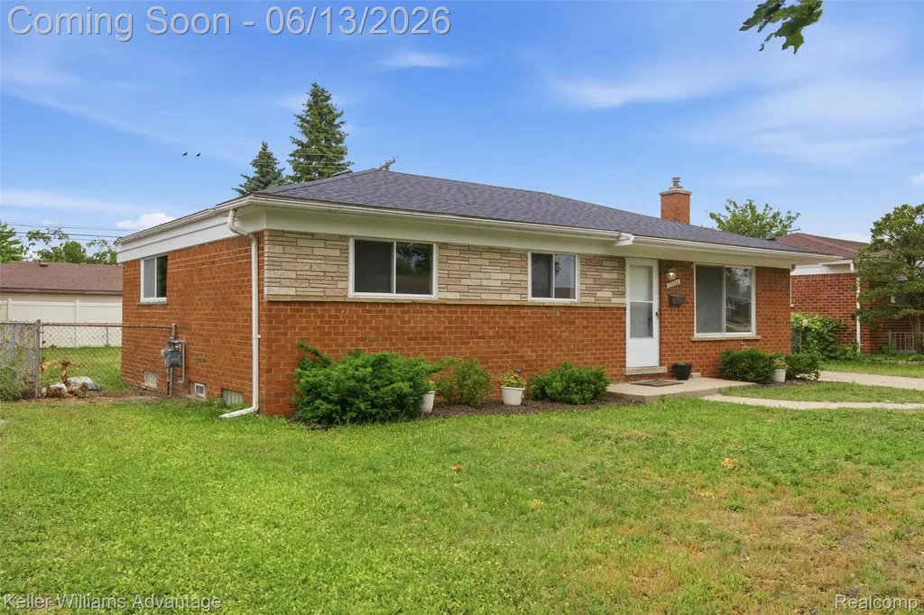 25506 Virginia Drive Warren City MI 48091