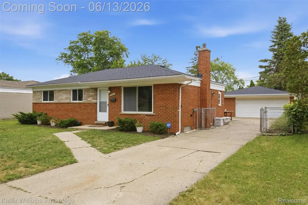 25506 Virginia Drive Warren City MI 48091
