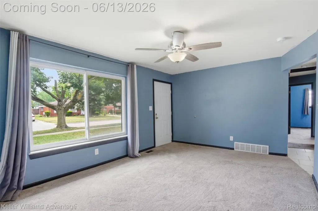 25506 Virginia Drive Warren City MI 48091