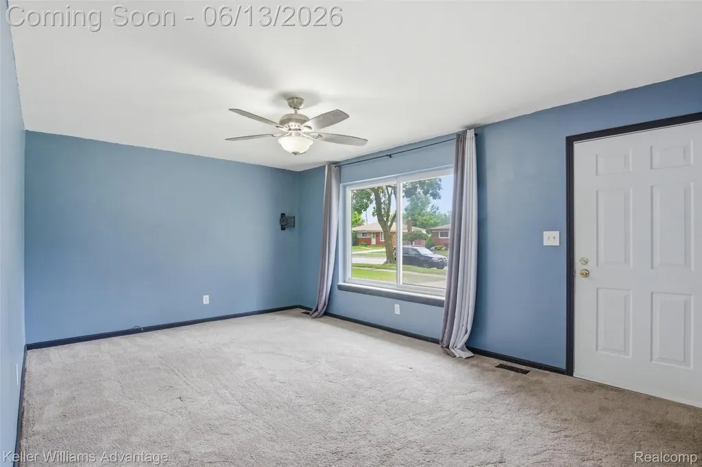 25506 Virginia Drive Warren City MI 48091