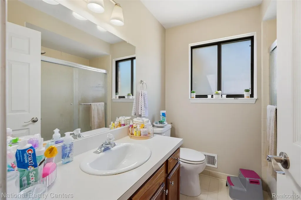 5549 Mansfield Avenue Sterling Heights City MI 48310