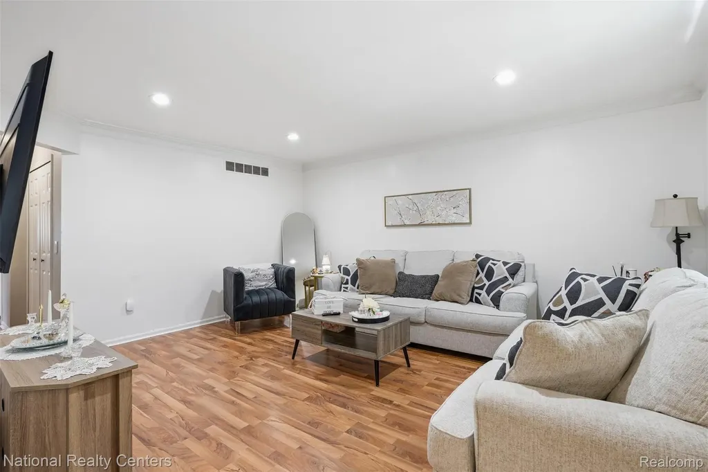 5549 Mansfield Avenue Sterling Heights City MI 48310