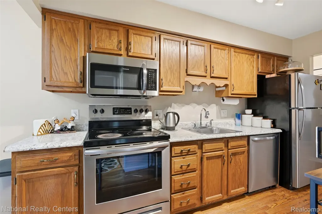 5549 Mansfield Avenue Sterling Heights City MI 48310