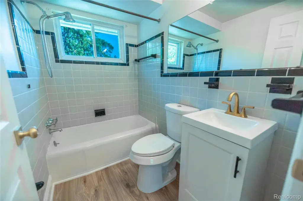 502 W Houstonia Avenue Royal Oak City MI 48073
