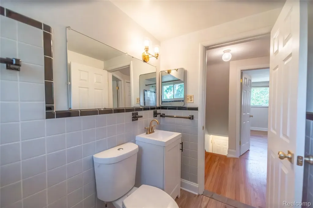 502 W Houstonia Avenue Royal Oak City MI 48073