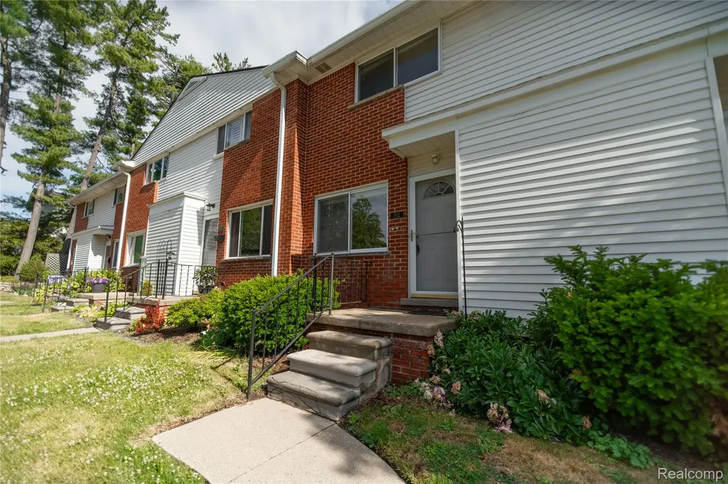 502 W Houstonia Avenue Royal Oak City MI 48073