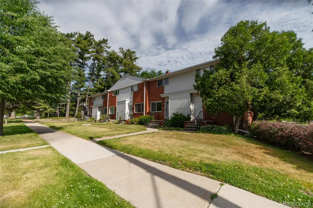 502 W Houstonia Avenue Royal Oak City MI 48073