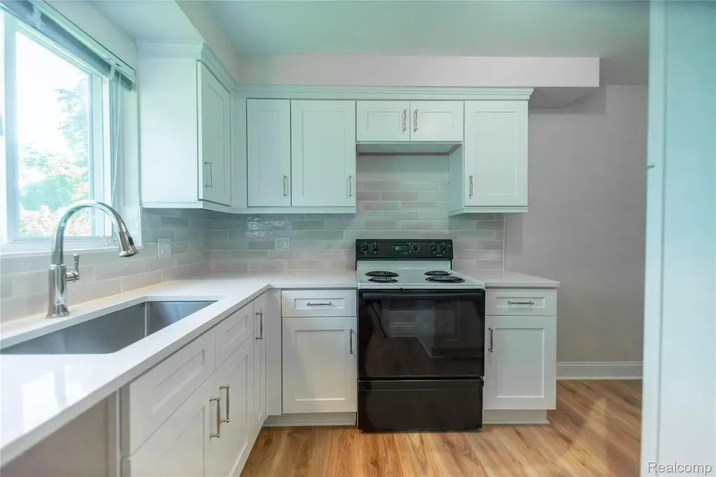 502 W Houstonia Avenue Royal Oak City MI 48073