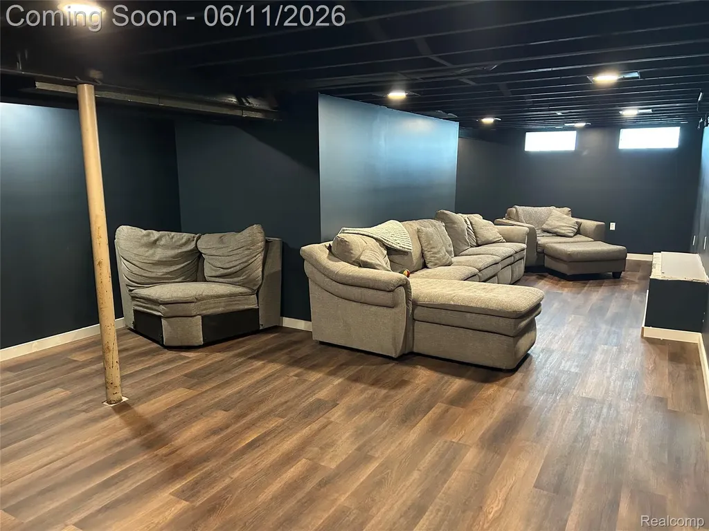 21820 Downing Street St. Clair Shores City MI 48080