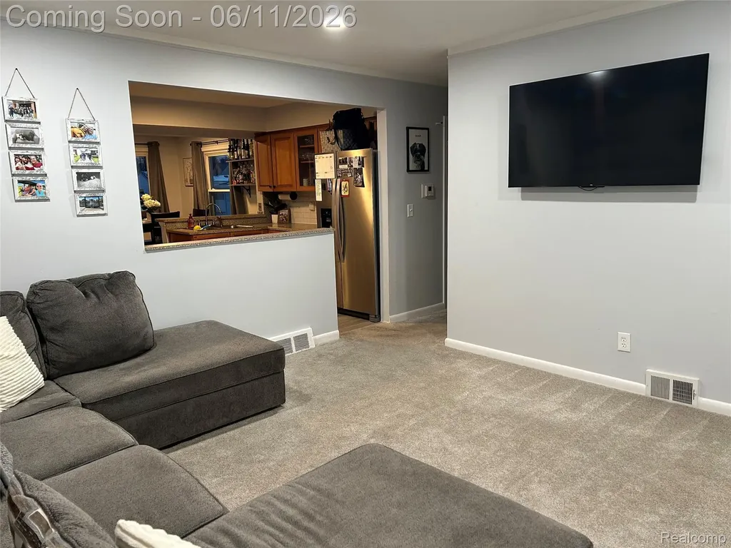21820 Downing Street St. Clair Shores City MI 48080