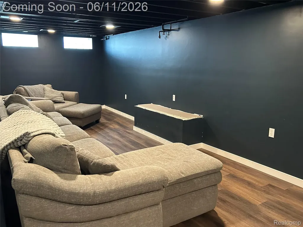 21820 Downing Street St. Clair Shores City MI 48080