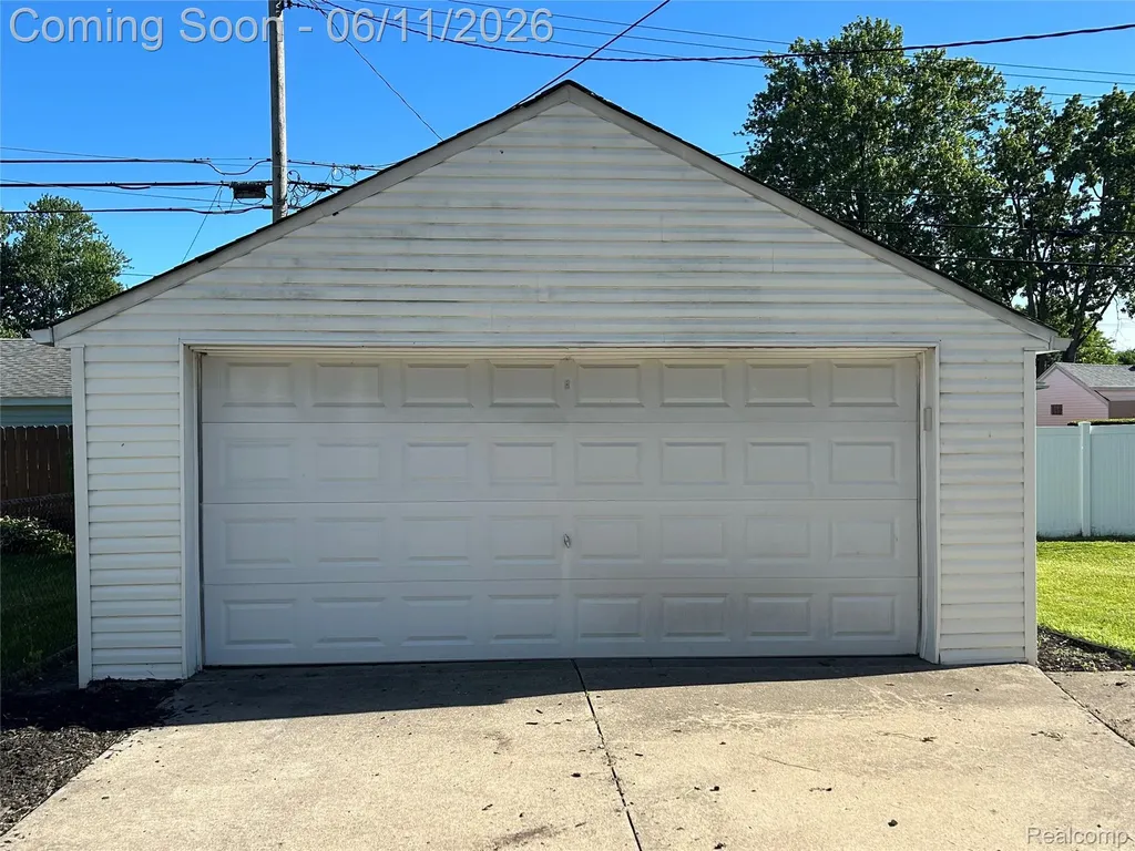 21820 Downing Street St. Clair Shores City MI 48080