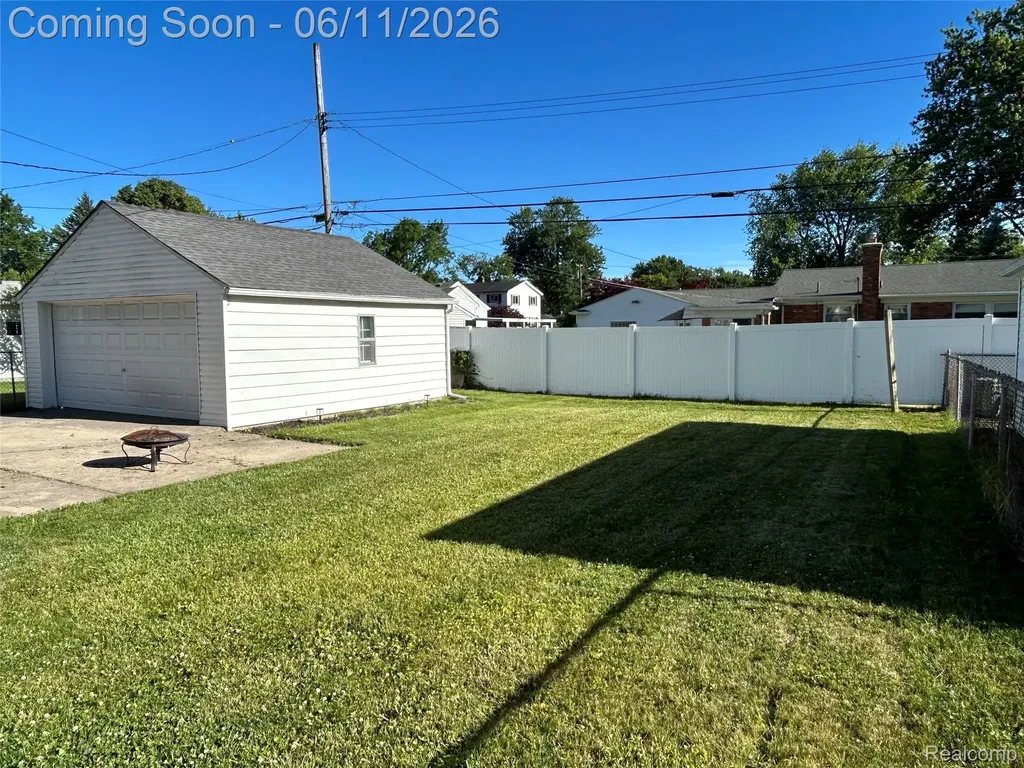 21820 Downing Street St. Clair Shores City MI 48080