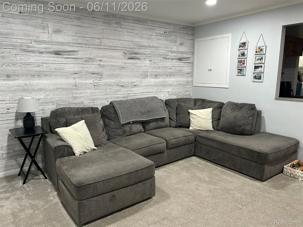 21820 Downing Street St. Clair Shores City MI 48080