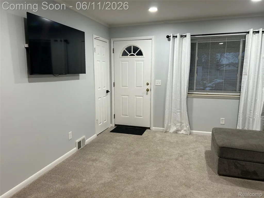 21820 Downing Street St. Clair Shores City MI 48080