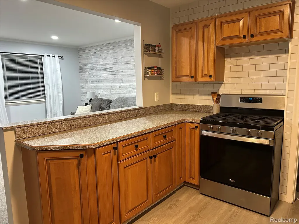 21820 Downing Street St. Clair Shores City MI 48080