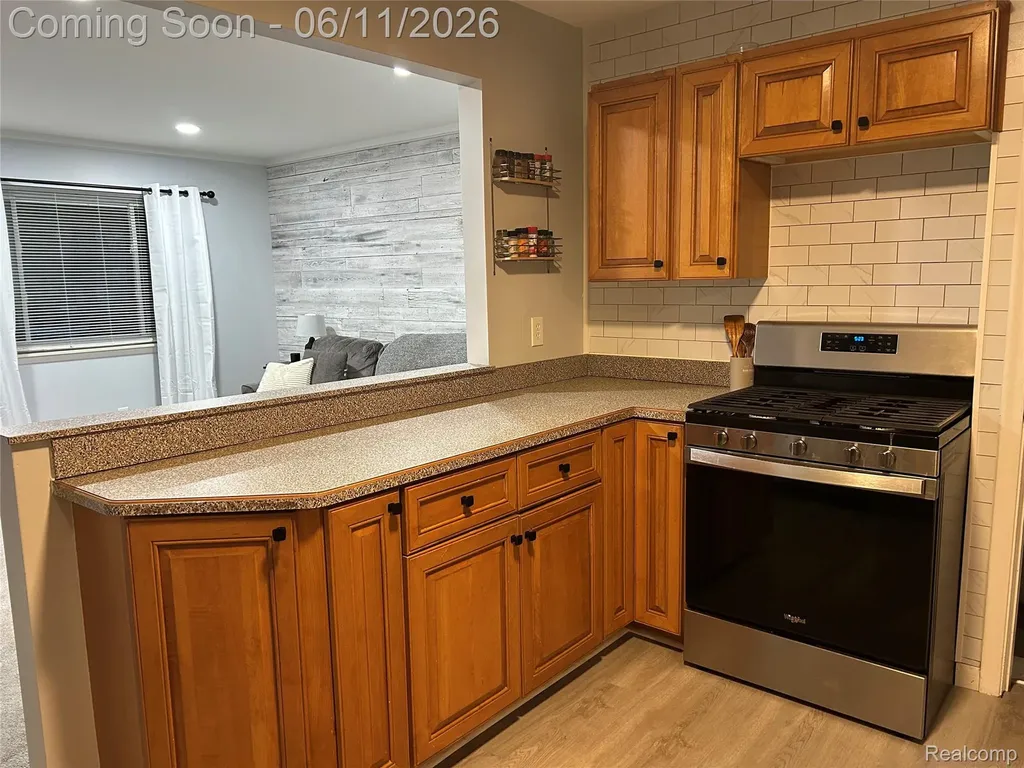 21820 Downing Street St. Clair Shores City MI 48080