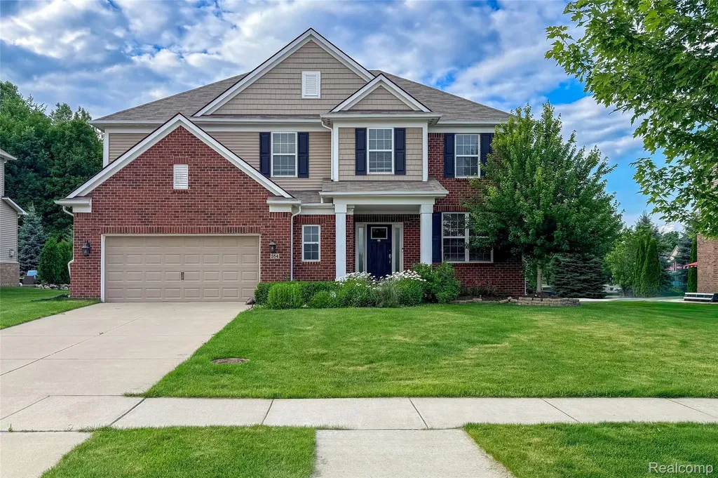 354 Findley Circle Lake Orion Village MI 48360