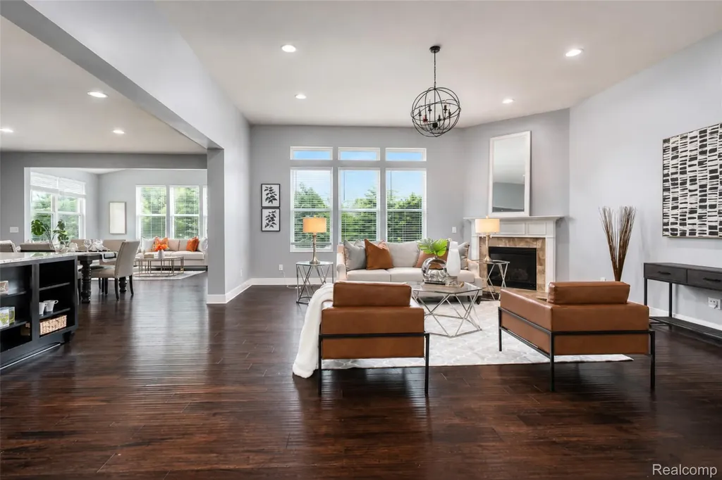354 Findley Circle Lake Orion Village MI 48360