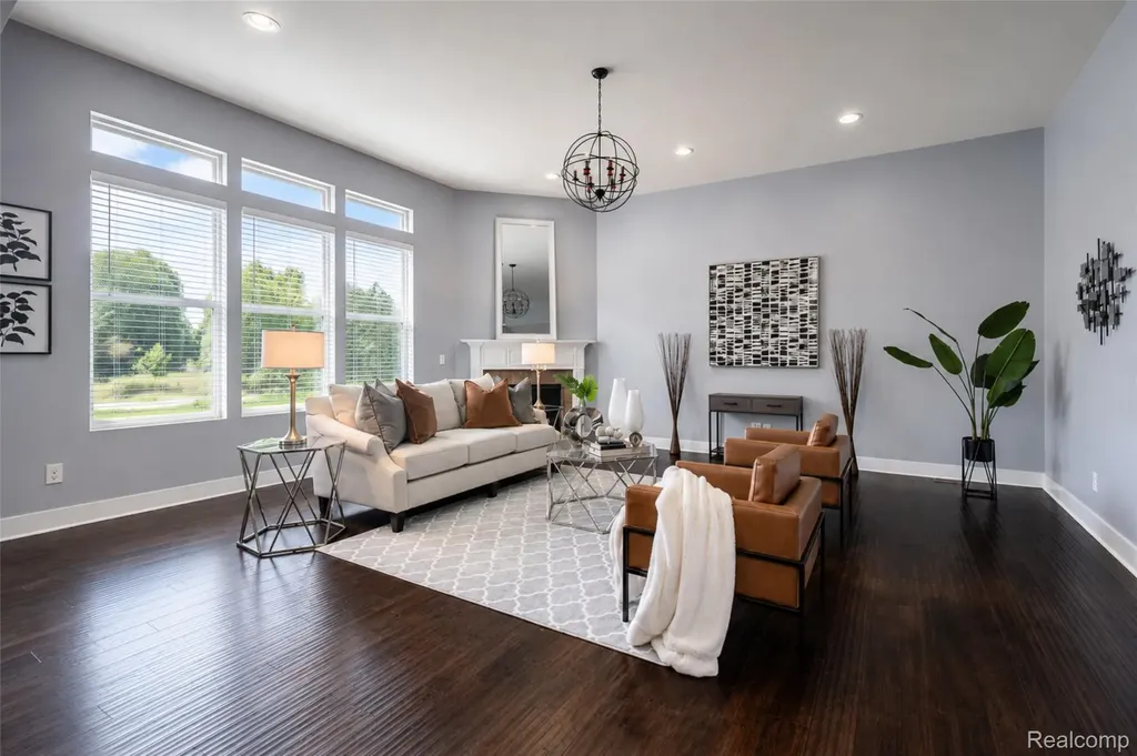 354 Findley Circle Lake Orion Village MI 48360