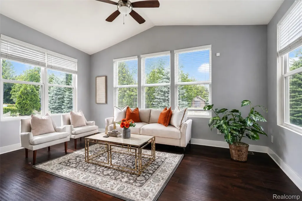 354 Findley Circle Lake Orion Village MI 48360