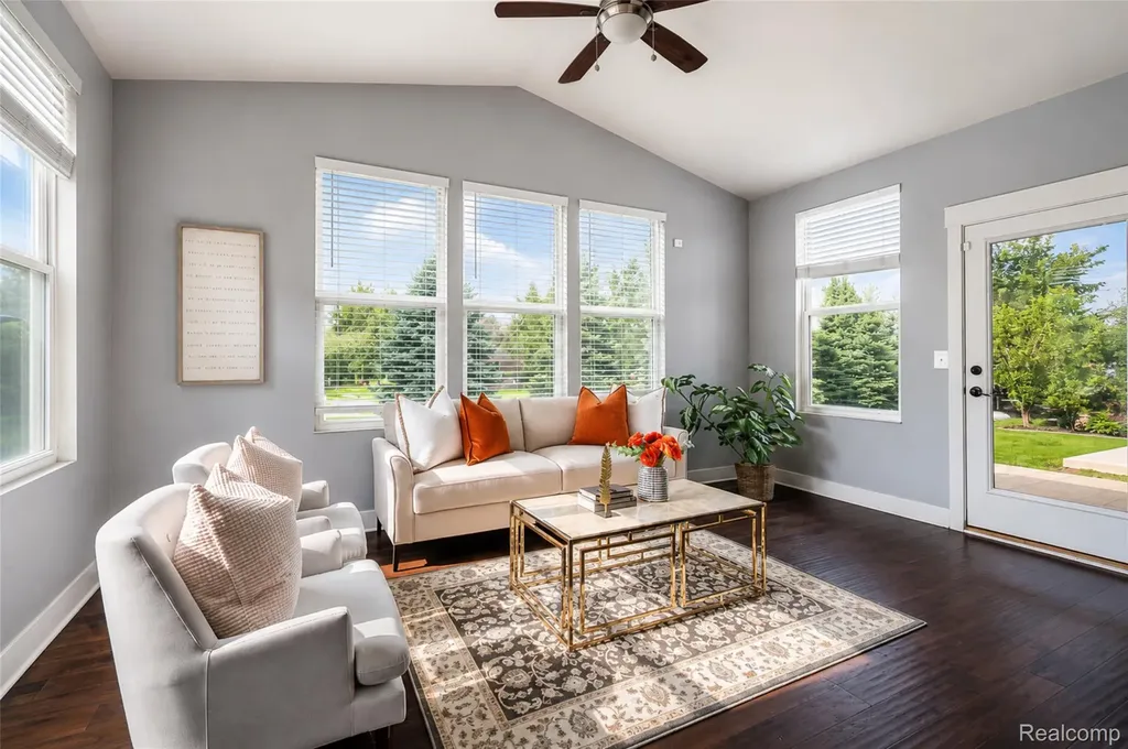 354 Findley Circle Lake Orion Village MI 48360