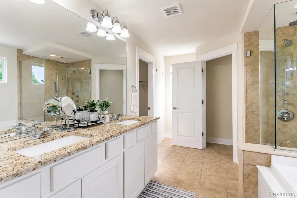 354 Findley Circle Lake Orion Village MI 48360