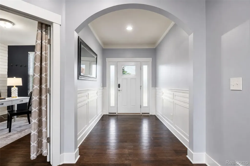 354 Findley Circle Lake Orion Village MI 48360