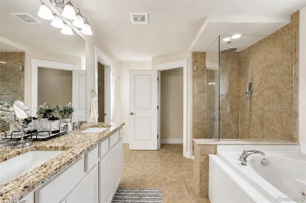 354 Findley Circle Lake Orion Village MI 48360