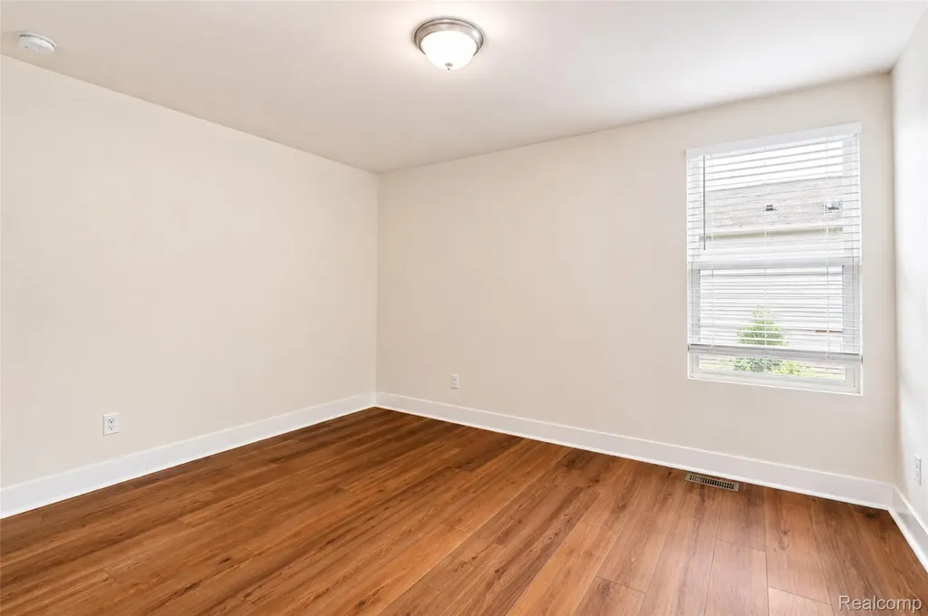 354 Findley Circle Lake Orion Village MI 48360